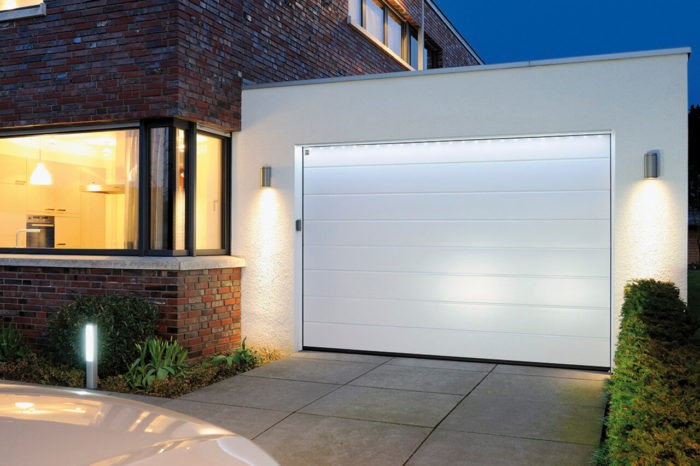 Гаражные секционные ворота Alutech Trend с пружинами растяжения размер 2500х2500мм