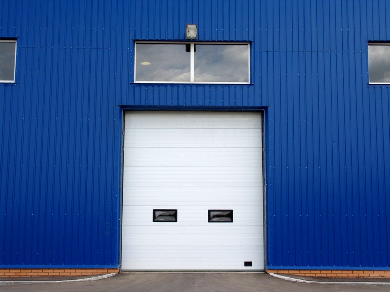 Промышленные секционные ворота DoorHan на проем 4000х4200(h) мм.