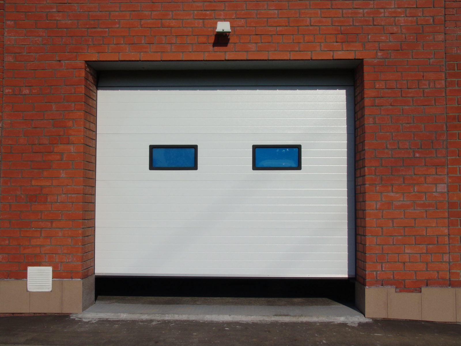 Промышленные секционные ворота DoorHan на проем 3000х3100(h) мм.