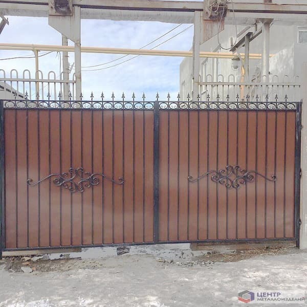 Кованые распашные ворота 4000х2000мм