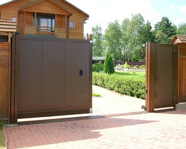 Уличные откатные ворота DoorHan 5000x2500(h)