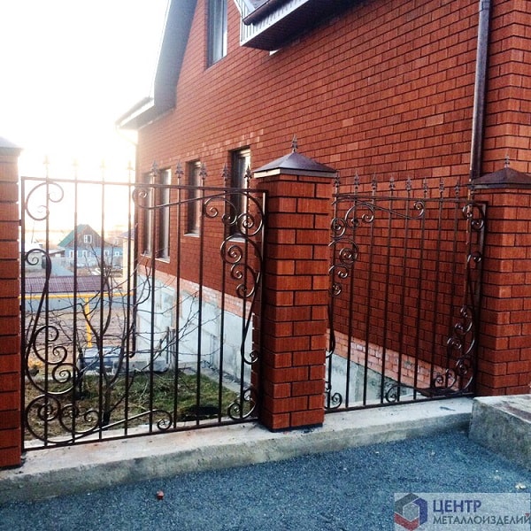 Кованый забор 1700х2500мм (труба)